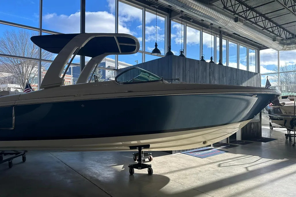 Chris-Craft Launch 28 GT