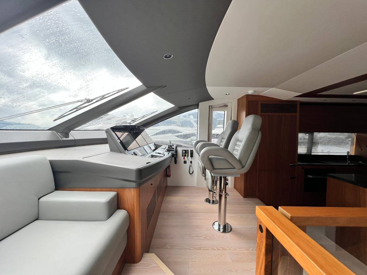 Sunseeker 76 Yacht | Экстрьер 9