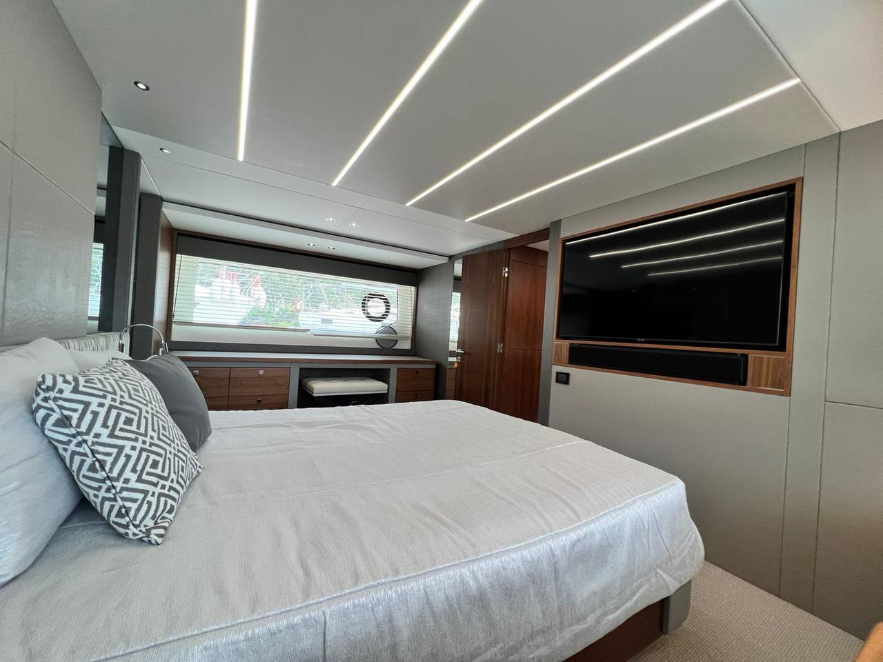 Sunseeker 76 Yacht | Экстрьер 19