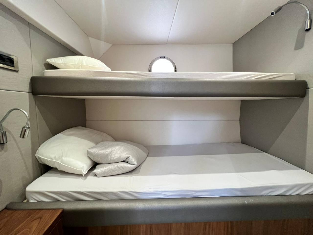 Sunseeker 76 Yacht | Экстрьер 30