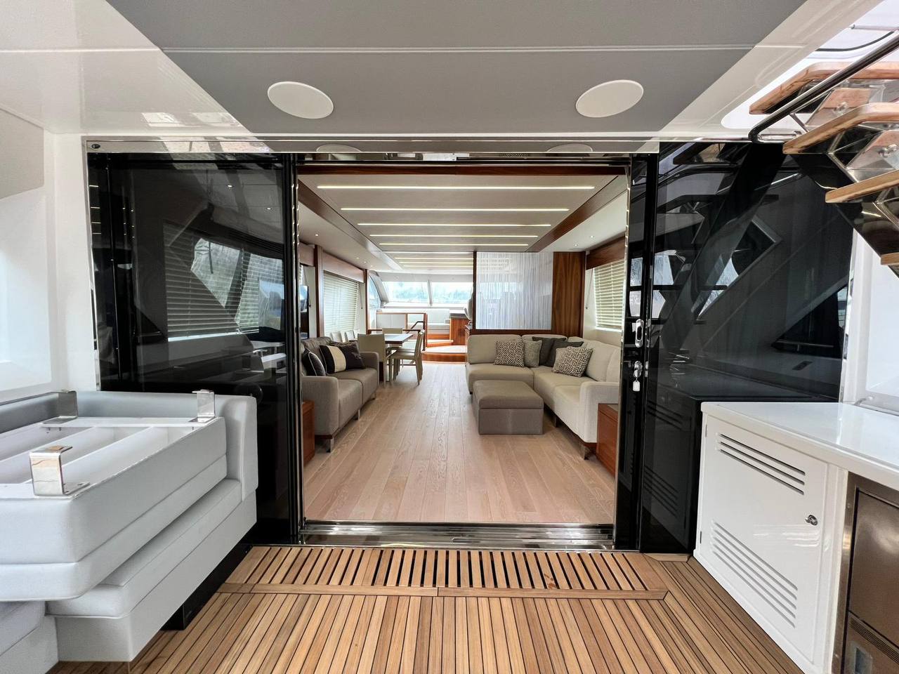 Sunseeker 76 Yacht | Экстрьер 10