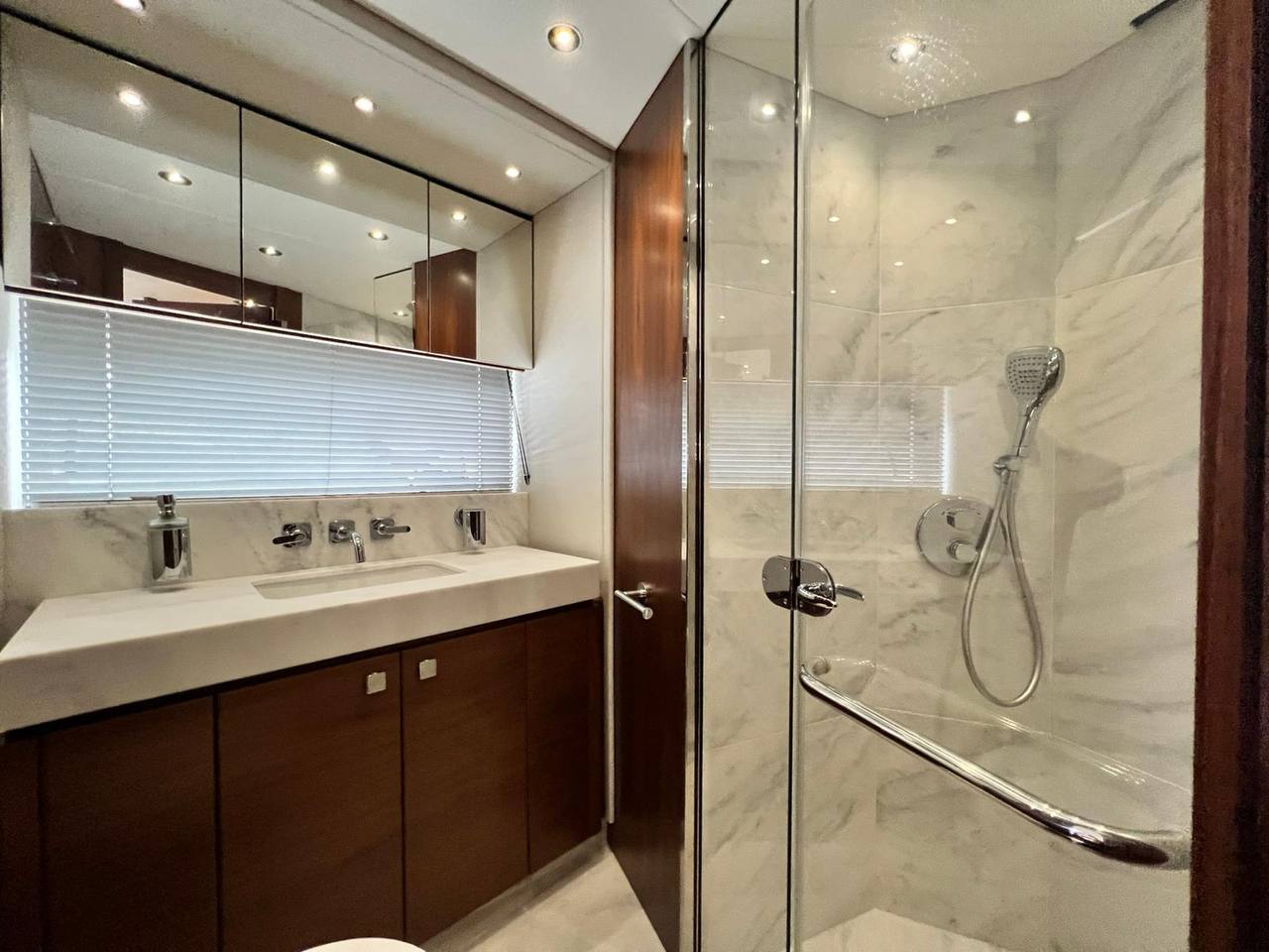 Sunseeker 76 Yacht | Экстрьер 15