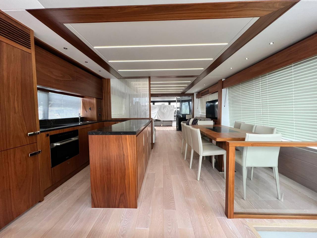 Sunseeker 76 Yacht | Экстрьер 2