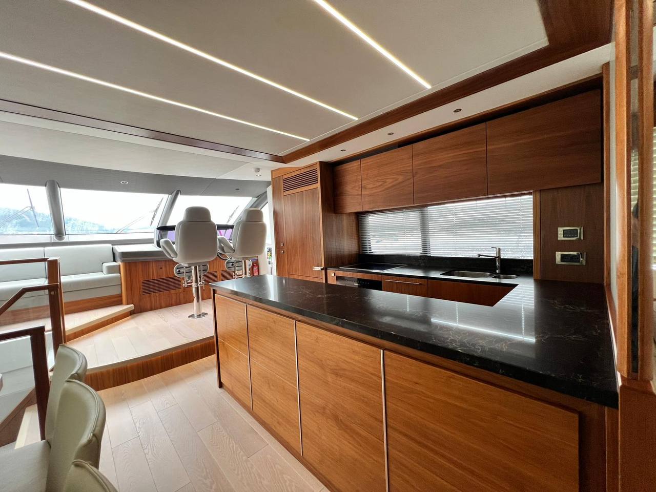 Sunseeker 76 Yacht | Экстрьер 5