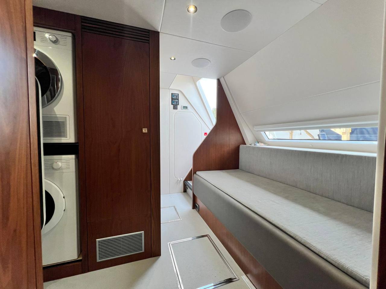 Sunseeker 76 Yacht | Экстрьер 24