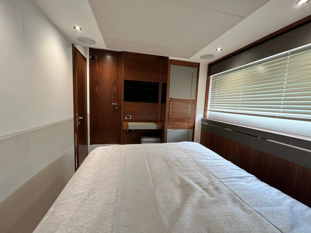 Sunseeker 76 Yacht | Экстрьер 17